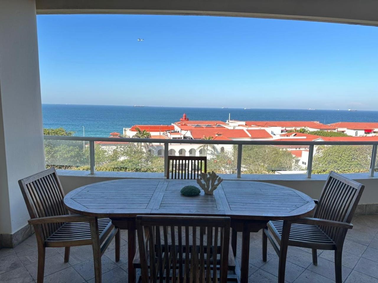 Apartment 202 On Oyster Rock *