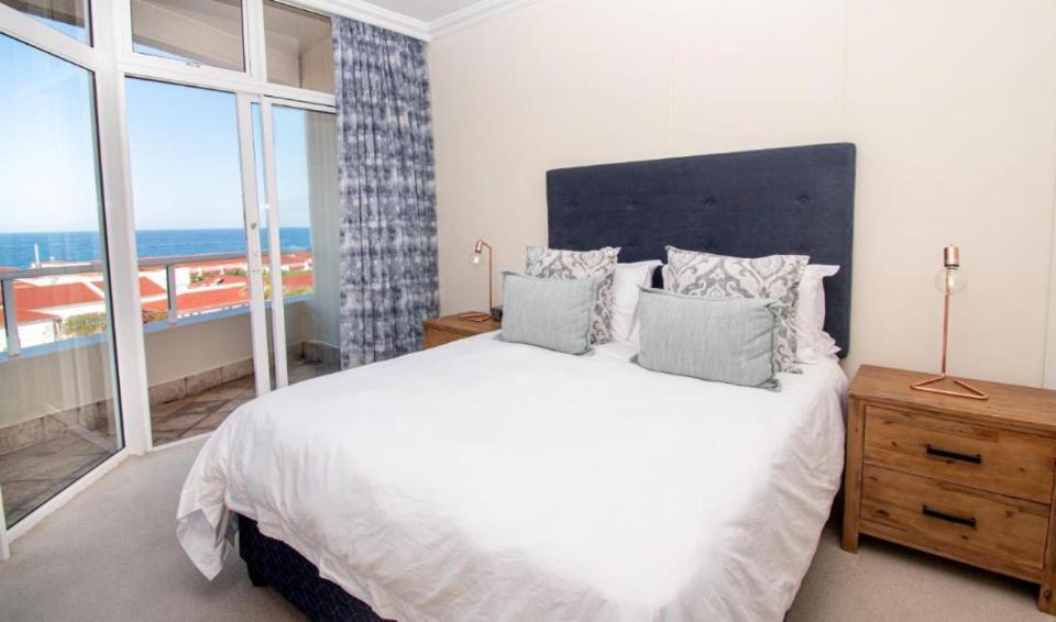 202 On Oyster Rock Apartment Durban